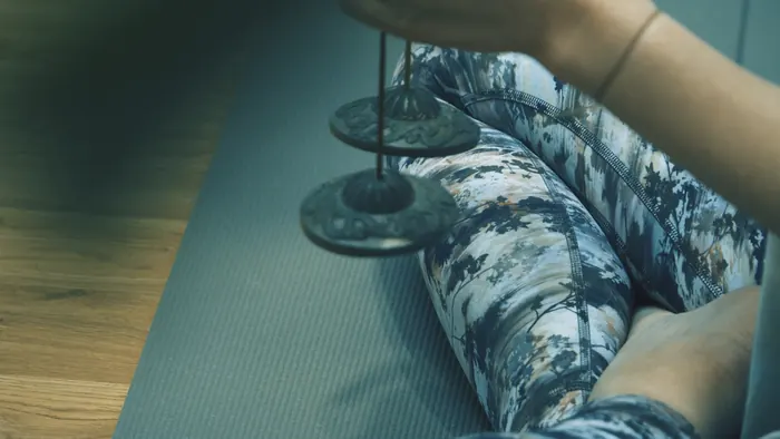 명상을 마무리하는 띵샤